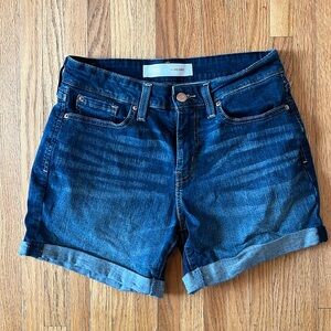 Levi Signature  Mid-Rise 
Minimalist Denim Cuffed Shorts Size 6